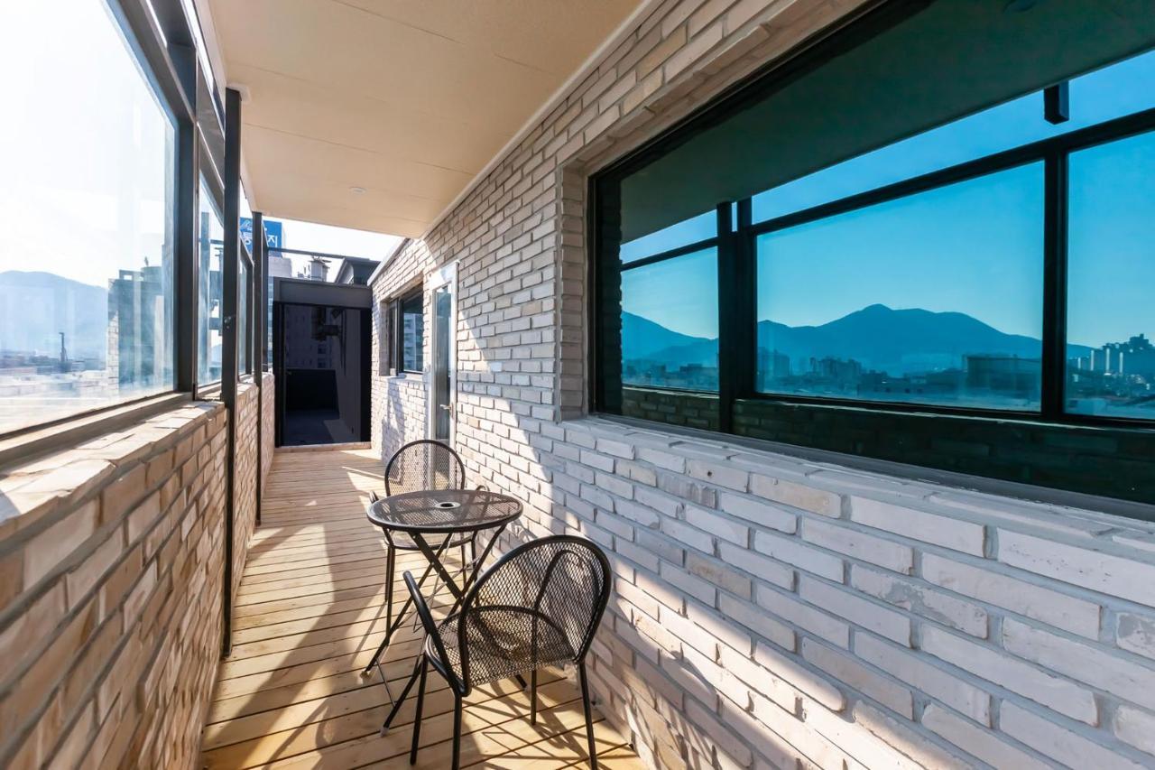 Browndot Hotel Sasang Renecite Busan Exteriör bild