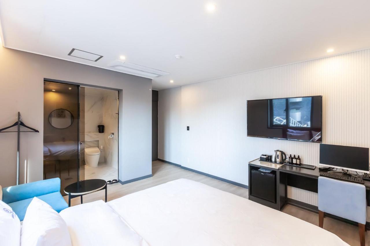 Browndot Hotel Sasang Renecite Busan Exteriör bild