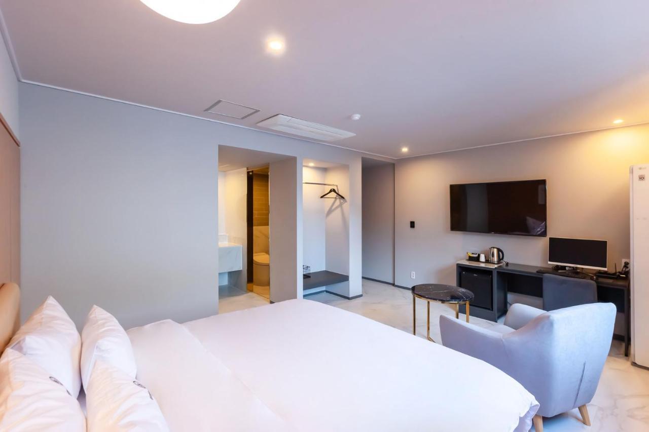 Browndot Hotel Sasang Renecite Busan Exteriör bild