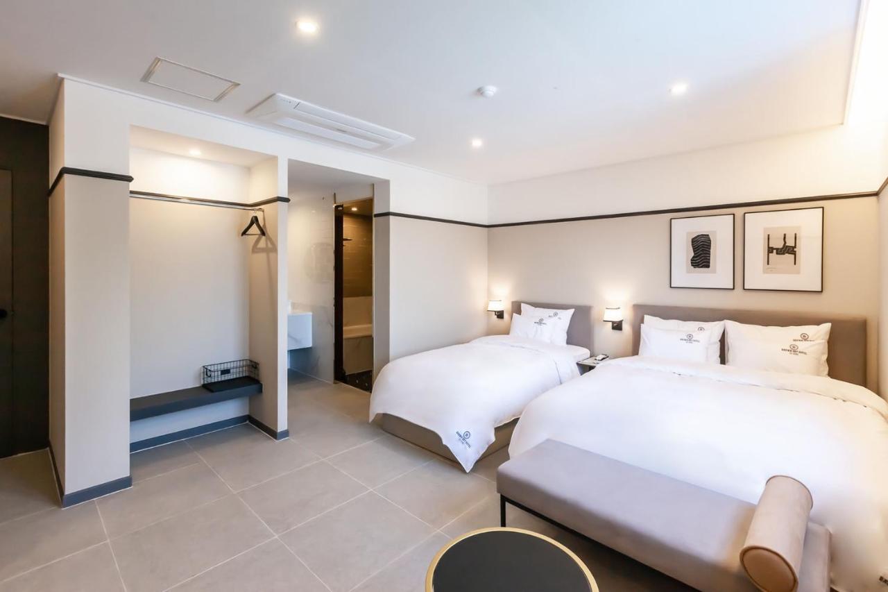 Browndot Hotel Sasang Renecite Busan Exteriör bild