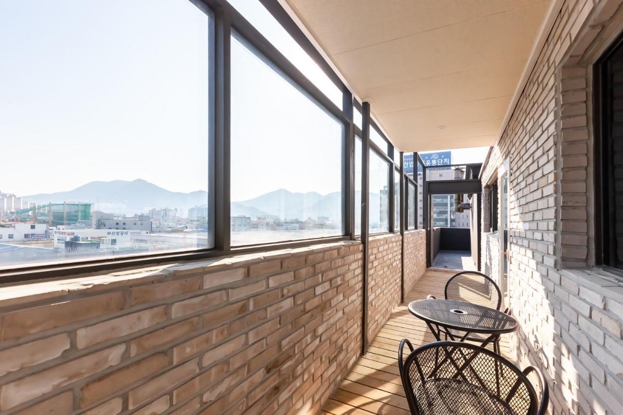 Browndot Hotel Sasang Renecite Busan Exteriör bild