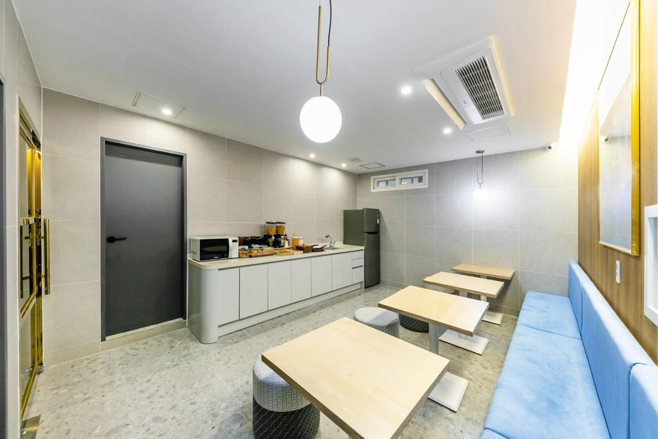 Browndot Hotel Sasang Renecite Busan Exteriör bild